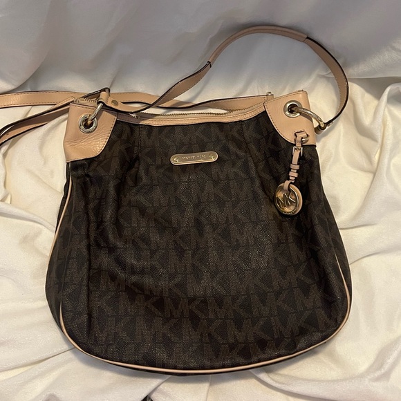 Michael Kors Handbags - Michael Kors Large Convertible Shoulder Bag